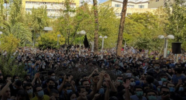 Studenti dell'università Amir Kabir di Teheran protestano contro l'hijab e contro la Repubblica islamica - settembre 2022